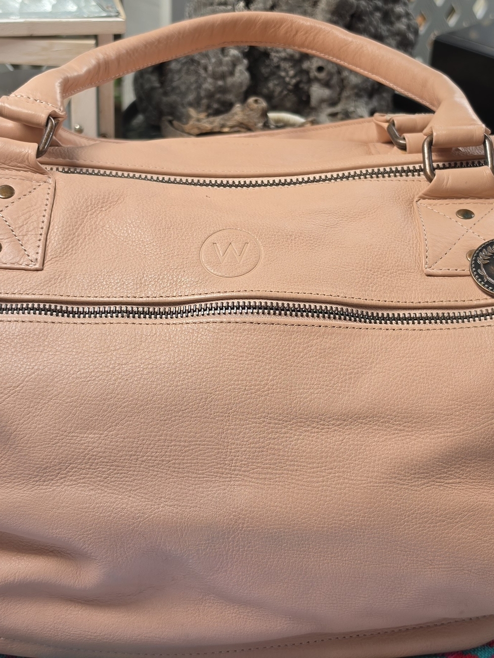 Wanderers Travel Co. "Ravello" Pebble Leather Weekender Travel Bag in Blush Pink - Picture 2 of 9